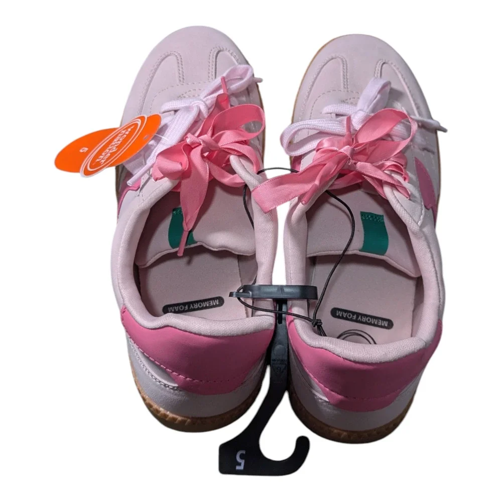 Wonder Nation Soccer Style Girls Shoes Satin Laces Pink Size 5 NWT